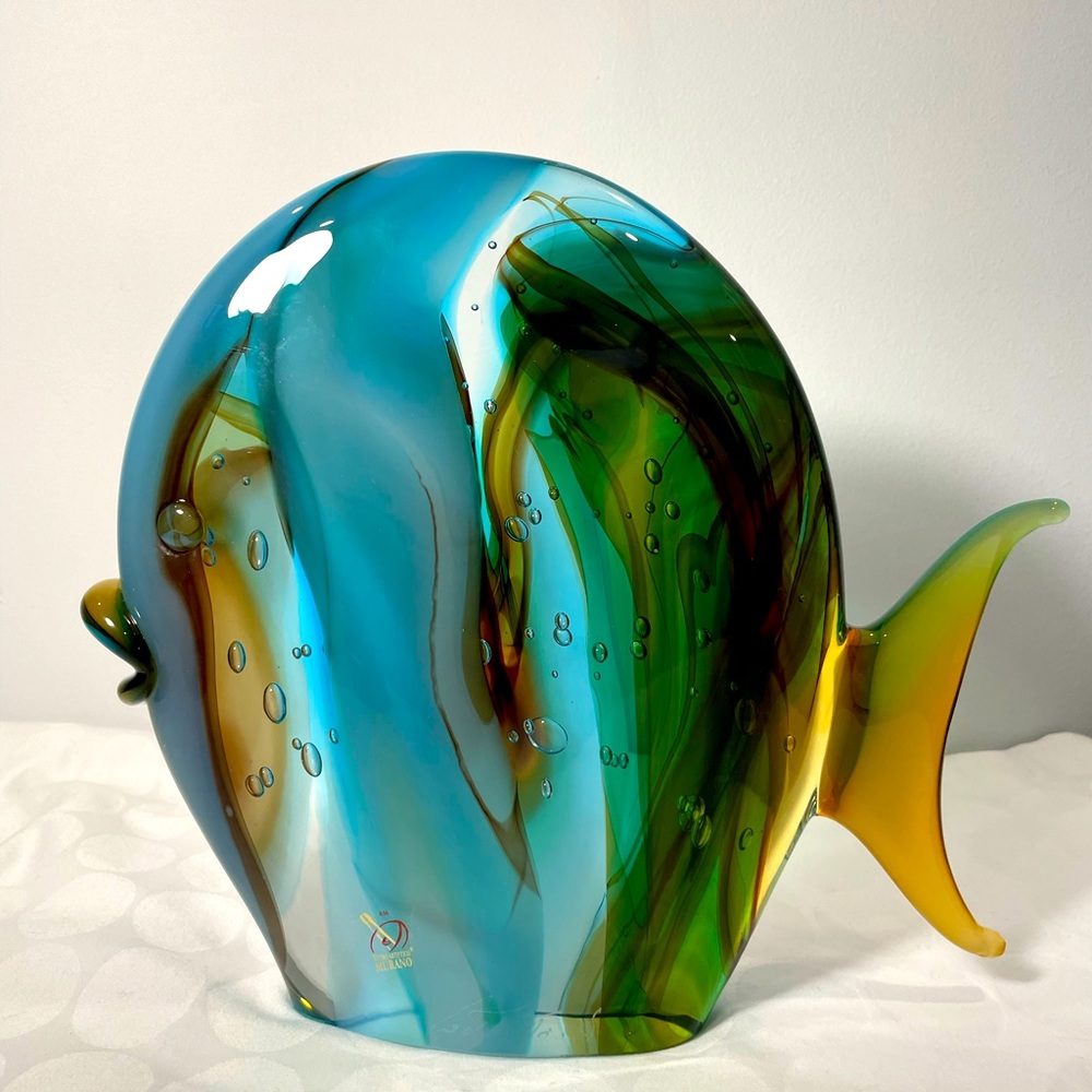 Authentic signed Sergio Costantini Murano fish sculpture.